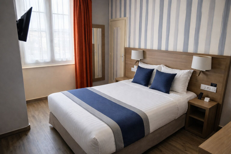 Bedroom 2, Grand Hotel, Mayenne
