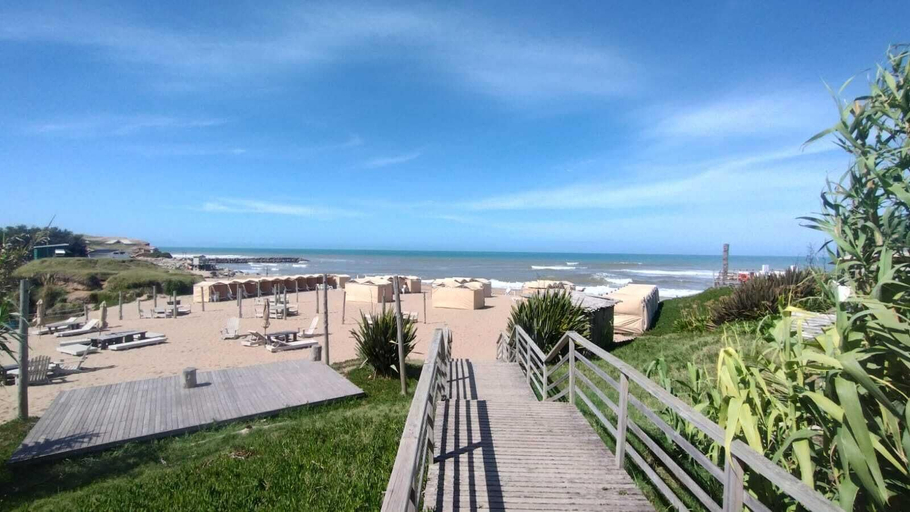 Beach, Playa Luna Roja, General Pueyrredón