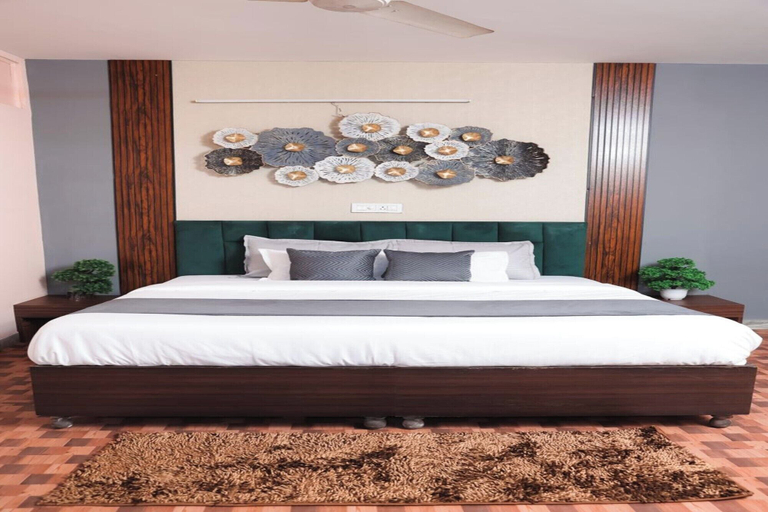 Bedroom 5, Roomshala 035 Premium Inn Noida Sec 15, Gautam Buddha Nagar