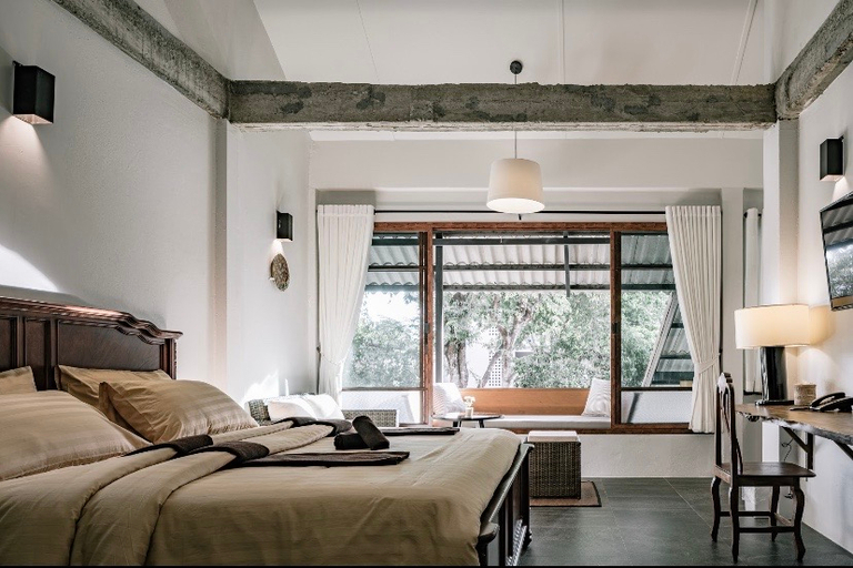Palin Family Cottage Room Type - Deluxe King Room