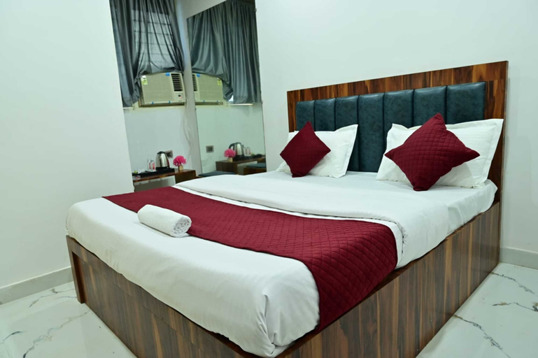 Room 2, Hotel Raj Inn, Lucknow