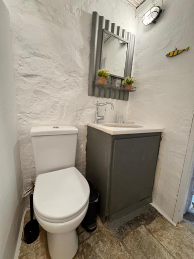 Bathroom 4, Fos of Serifos, South Aegean