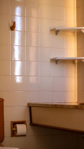 Bathroom 3, Maktub Hotel Itu, Itu