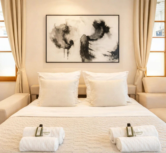 Bedroom 4, 5492 Bac, Paris