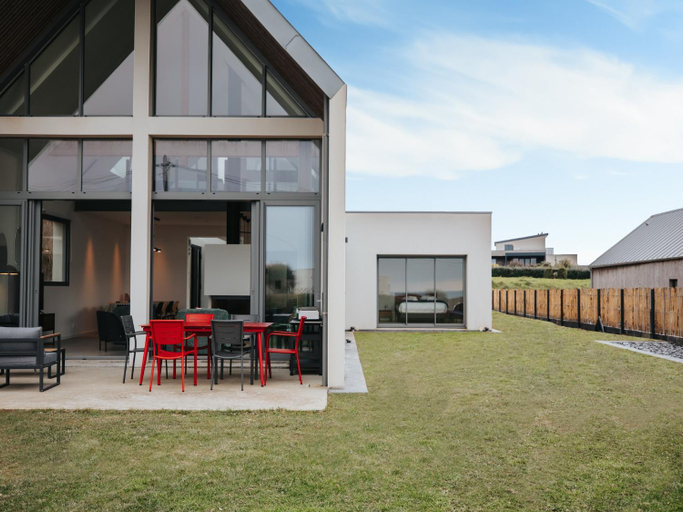 Exterior view 4, Architect-designed Villa With sea View, Finistère