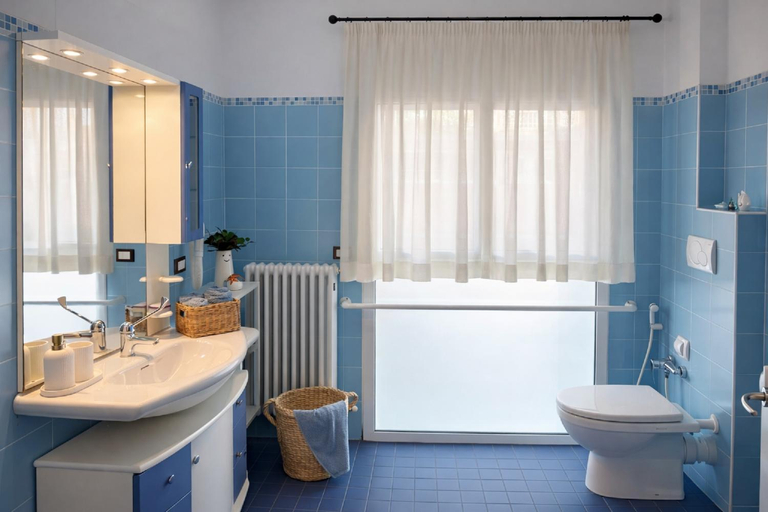 Bathroom 2, Residence I Delfini, Ascoli Piceno
