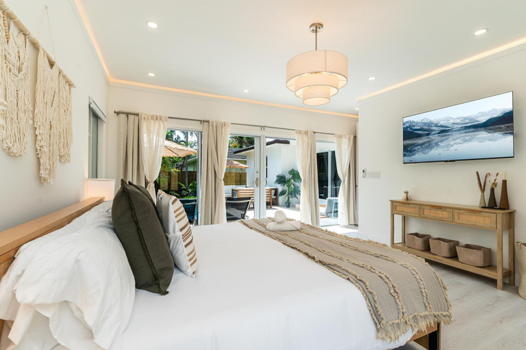 Room 5, Fox Pearl 4Bd Pool House- Las Olas Luxury Getaway, Broward