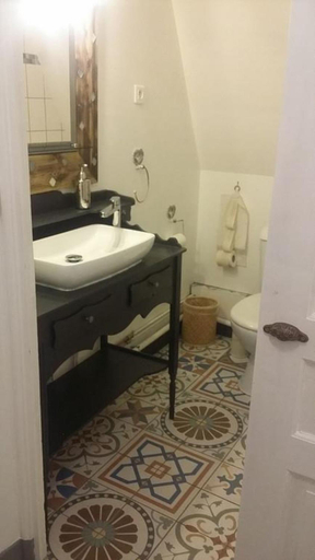 Bathroom 5, Ferme des Prades, Cantal