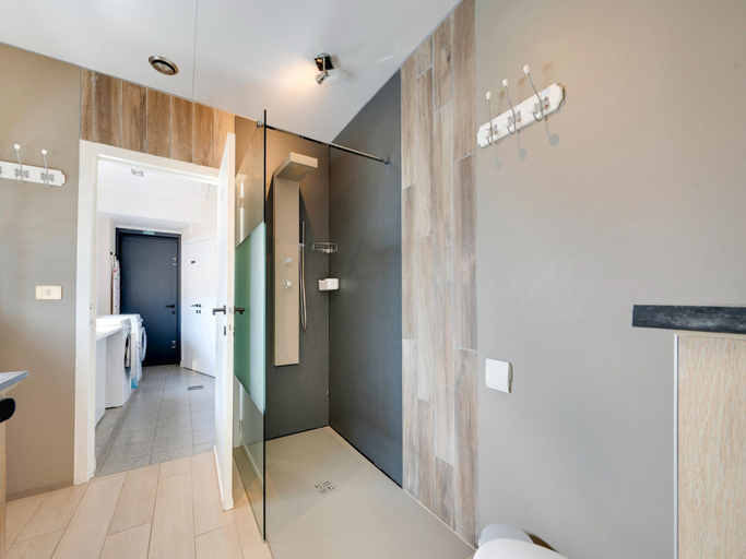 Others 5, Splendid Villa in Middelkerke with Sauna, Hot Tub, Terrace, West-Vlaanderen