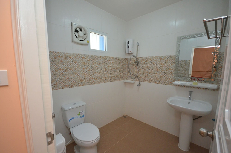 Bathroom 4, Pearl By The Sea Resort, Muang Prachuap Khiri Khan