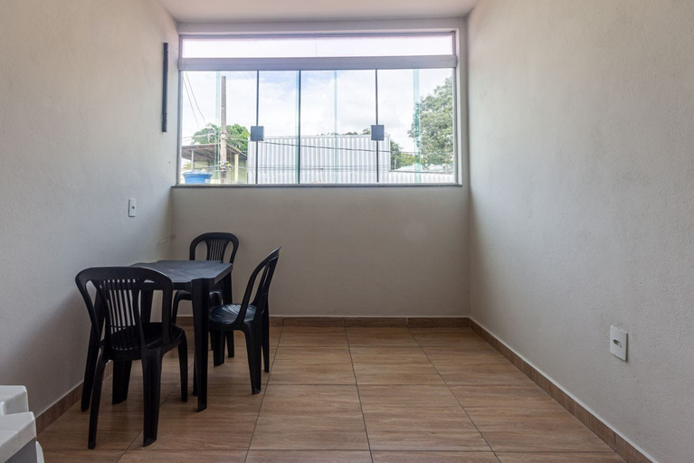 Room 2, Apartamento 4 Quartos com Wi-fi e Garagem, Pará de Minas