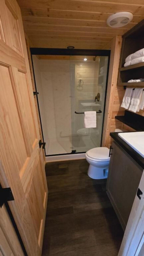 Bathroom 2, Luxury Cabin with Mountain View 2B, Coconino