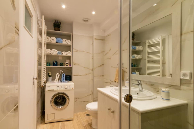 Room 4, Seaside Escape With Balcony in Paleo Faliro, Attica