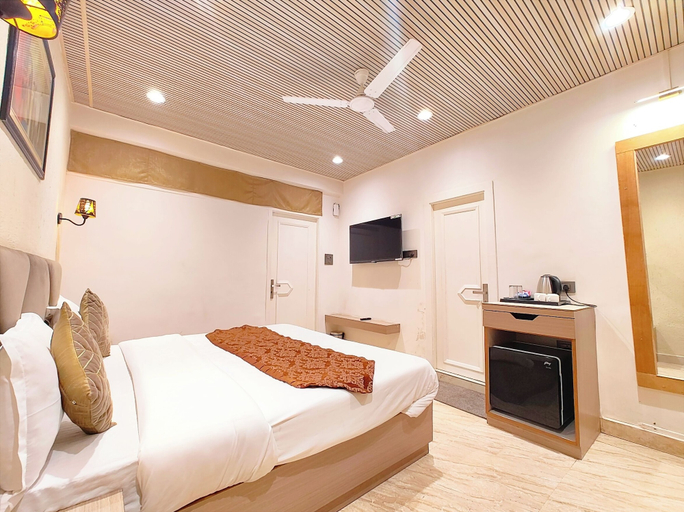 Room 3, Hotel Ved Near Kashi Vishwanath Temple, Varanasi