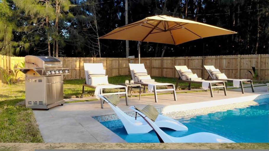 Room 2, Fox Garden-heated Pool-spa- Boho-downtown Beach, Broward