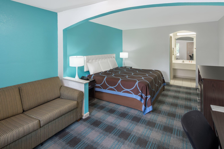 Bedroom 3, Howard Johnson by Wyndham Vicksburg, Warren