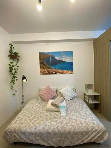 Room 4, J&C Staycation, Pasay City