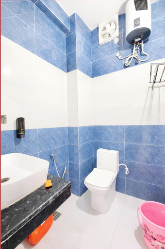 Bathroom, Hotel Mateshwari Palace Ayodhya, Faizabad