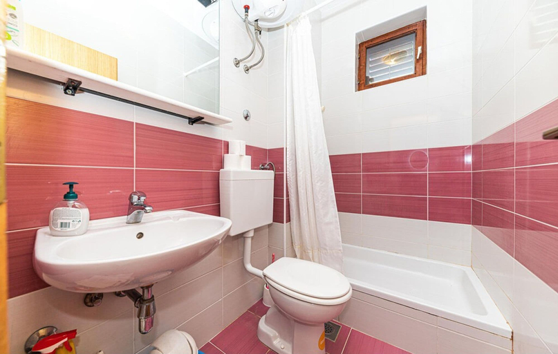 Bathroom 3, Apartments Sunny, Makarska