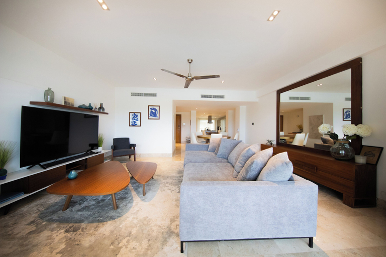 Living area, La Amada Rooftop Condo w Marina Views, Isla Mujeres