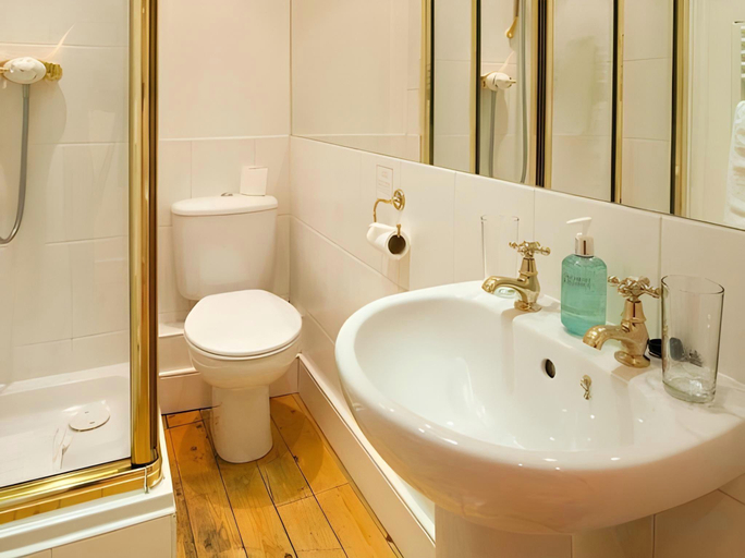 Bathroom 4, The Ben Doran, Edinburgh