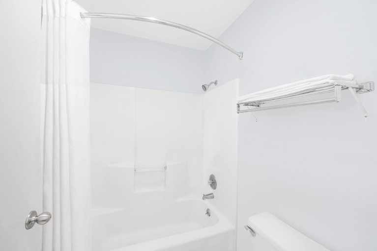 Bathroom 4, Super 8 by Wyndham Van Horn, Culberson