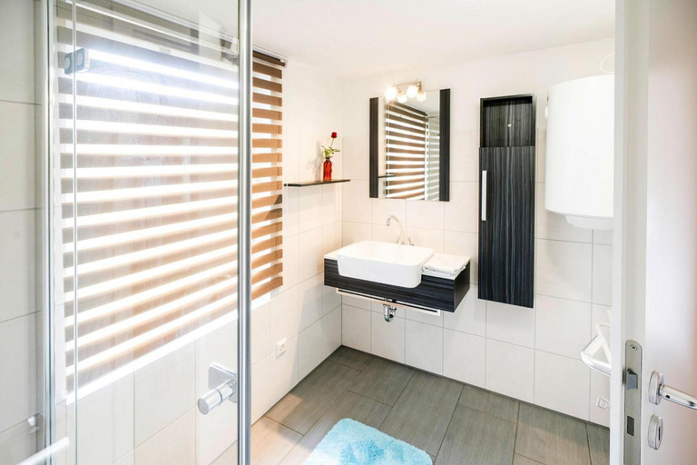 Bathroom 4, Ferienhaus in Parchim mit Parkplatz, Ludwigslust-Parchim