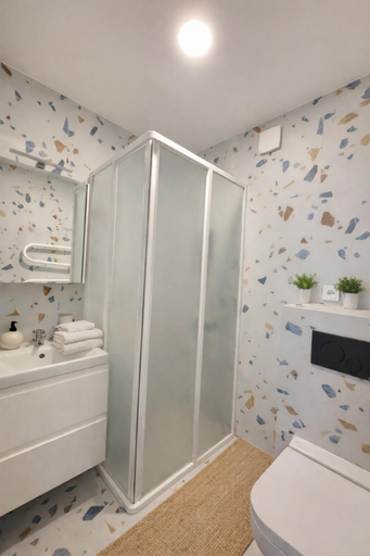 Bathroom 2, Giedres Kalnieciu Apartamentai 1 netoli Kauno kliniku, Kauno