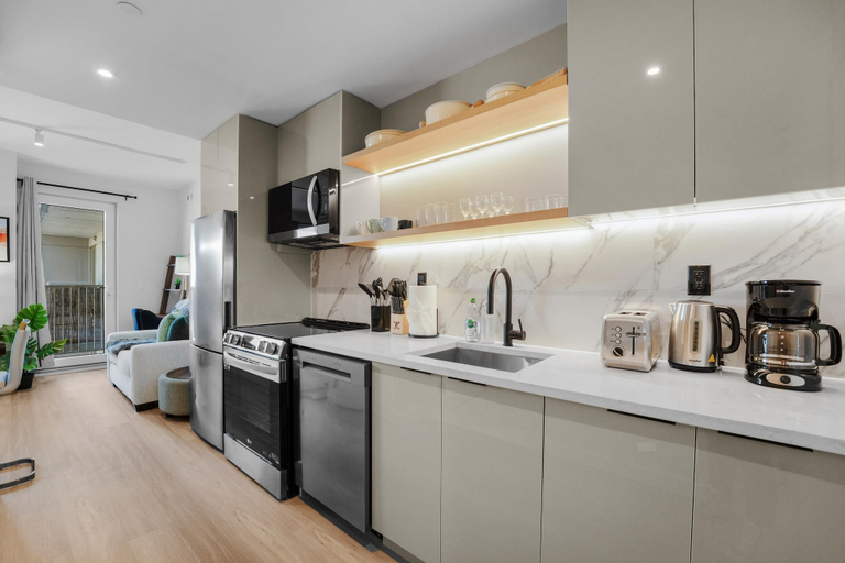Private kitchenette, Brooklyn Finest Suites, New York