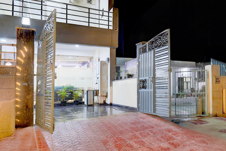 Entrance 3, Super Townhouse Noida Sector 70 Formerly Palm Paradise, Gautam Buddha Nagar