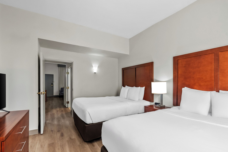 Bedroom 3, Comfort Suites Near Potomac Mills, Prince William