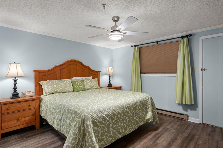 Bedroom 3, ML 343 Ski-InOut Island Kitchen Steps to Ballhooter Sleeps 6, Pocahontas
