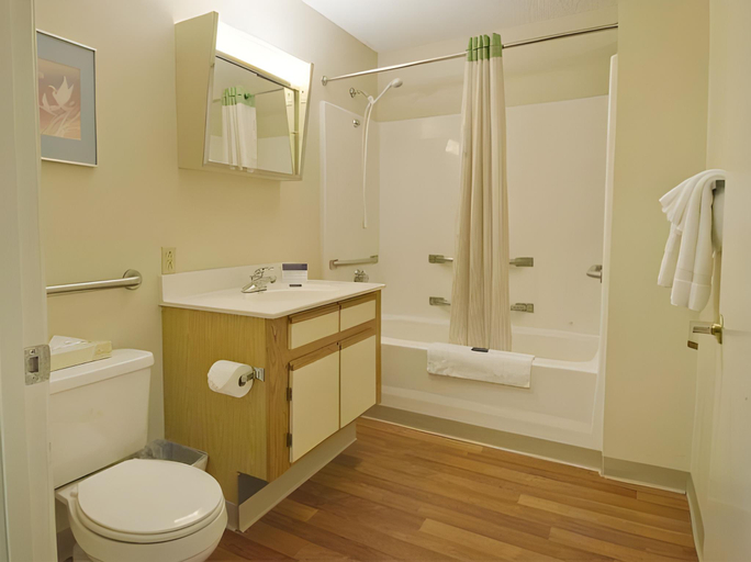 Bathroom 4, Orange County – Brea, Orange