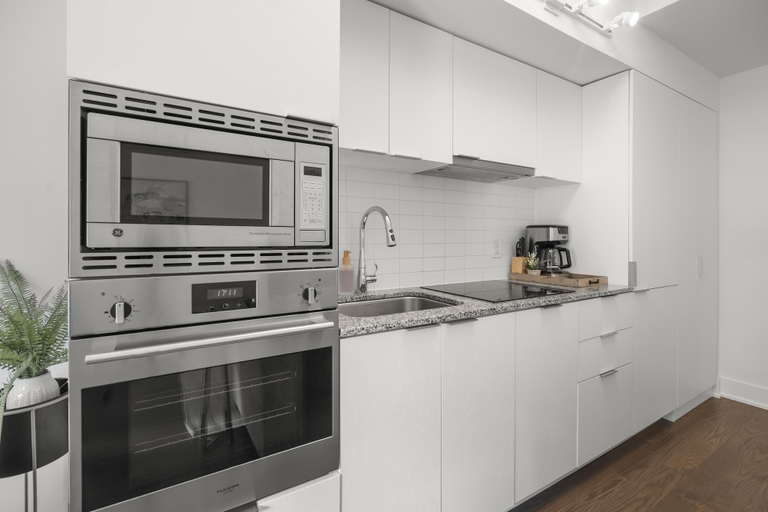 Private kitchen 4, Downtown Central Boutique Suites, Toronto