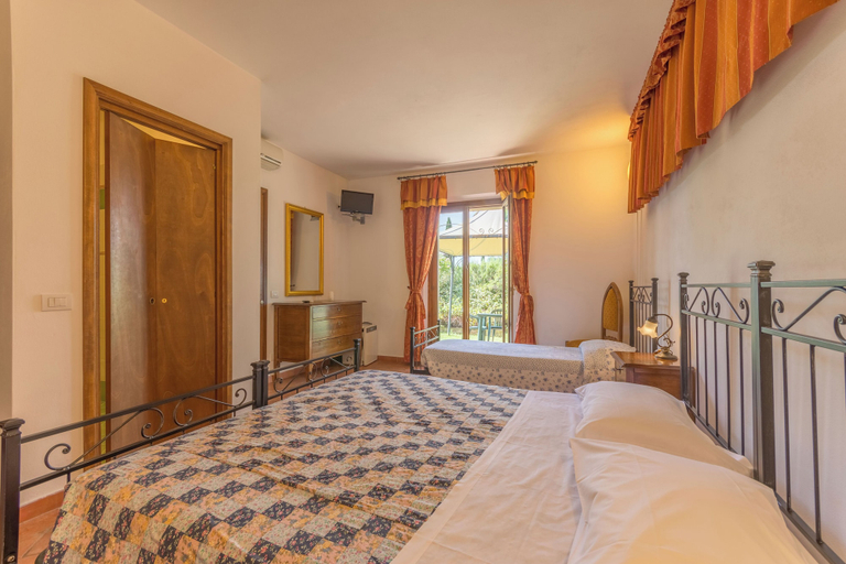 Bedroom 4, Il Canto del Sole, Siena