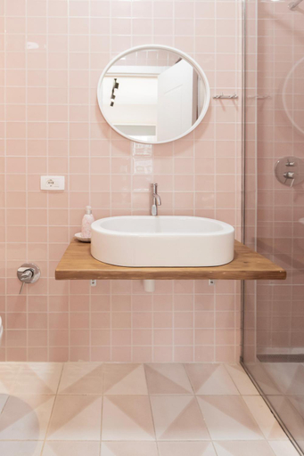 Bathroom 2, TAM Mozart Skanderbeg Square Apartment, Tiranës