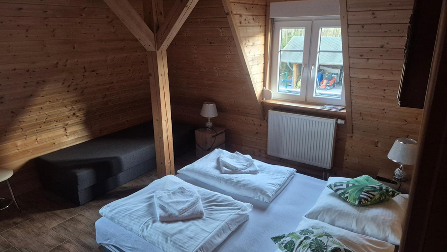 Bedroom 2, Jelenia Gora DWOREK ZIELONKA, Jelenia Góra City