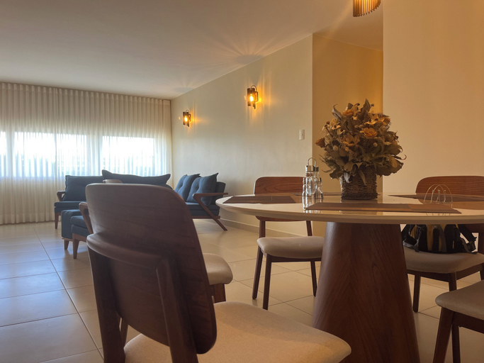 Dining 2, Quartos Premium na 206 Sul Banheiro Privativo, Brasília