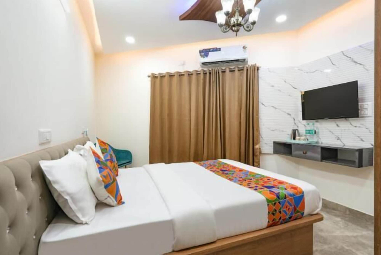 Room 5, Hotel Royal Suites Outer Ring Bellandur, Bangalore