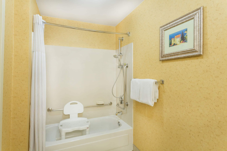 Bathroom 4, Baymont by Wyndham Flagstaff, Coconino