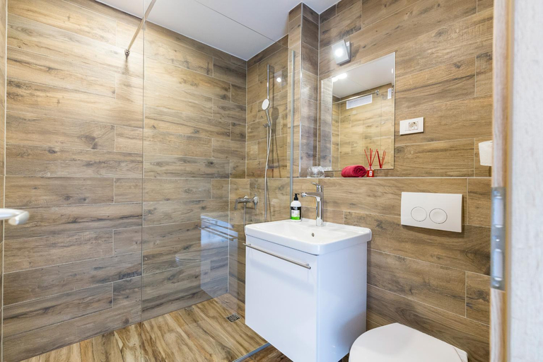Bathroom 3, Apinelo Tower Rooms, Split