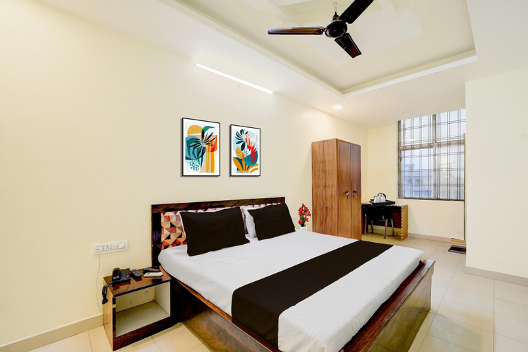 Room 5, Collection O Ayodhya Ring Road Bhopal, Bhopal