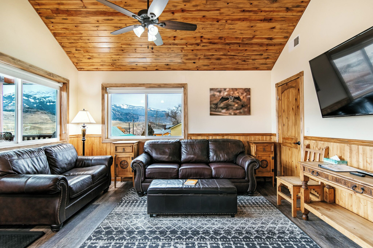Others 5, Yellowstone Riverside Cottages, Park