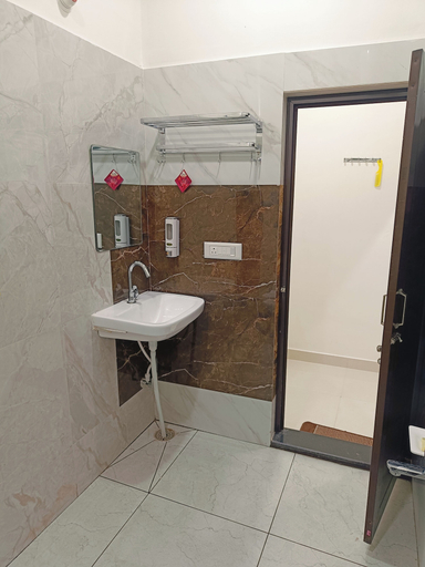 Bathroom 4, Hotel Assi Retreat, Varanasi