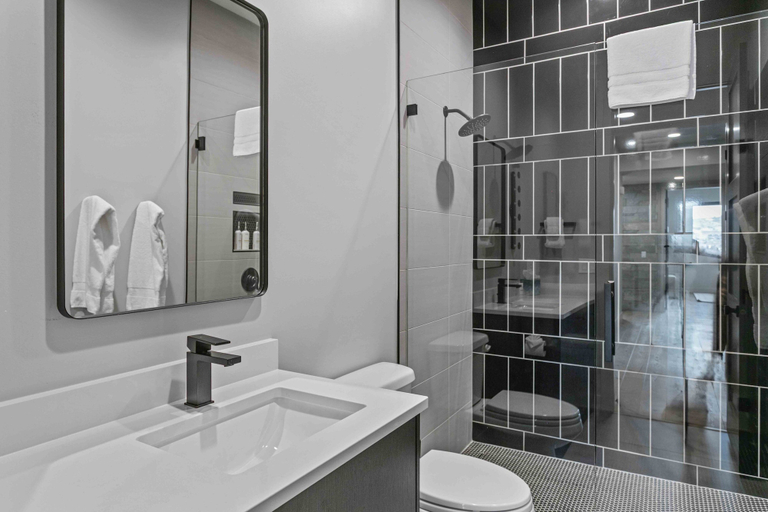 Bathroom 3, Family Friendly Ski House 5 Bedroom Home, Wasatch