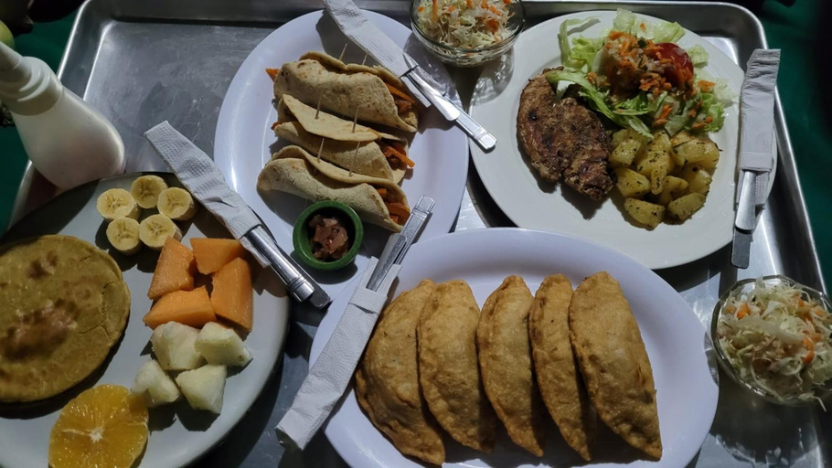 Food & Drinks 3, Hostal Xilotl, Altagracia