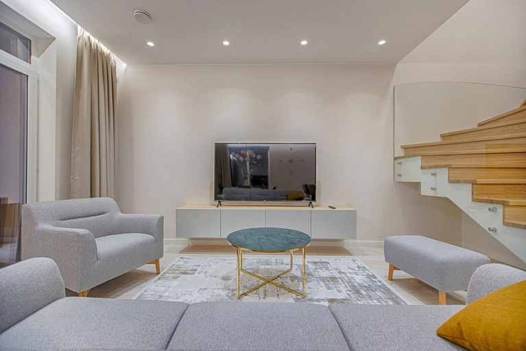 Others 4, Heathrow Lodge, London