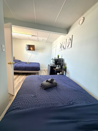 Room 5, Hotel New Avenue, Division No. 21