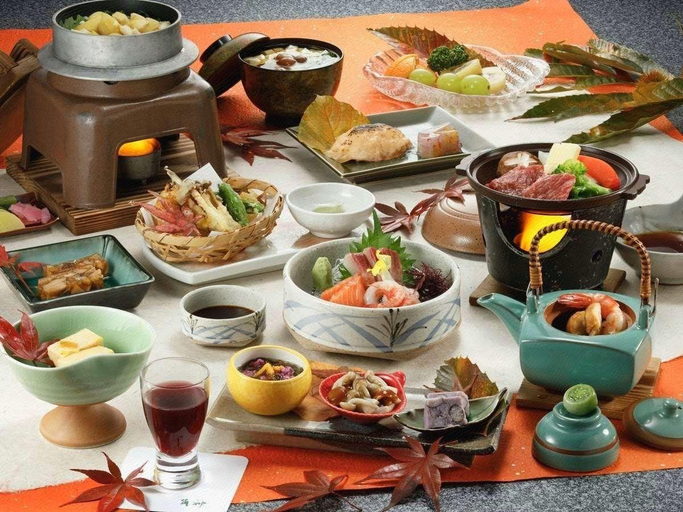 Food & Drinks 3, Hotel Tsunogami, Aga