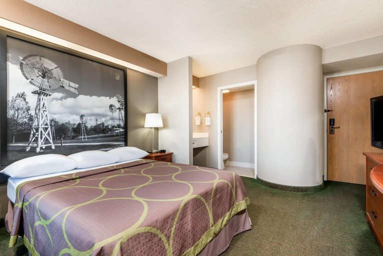 Bedroom 3, Super 8 by Wyndham Jasper, Dubois